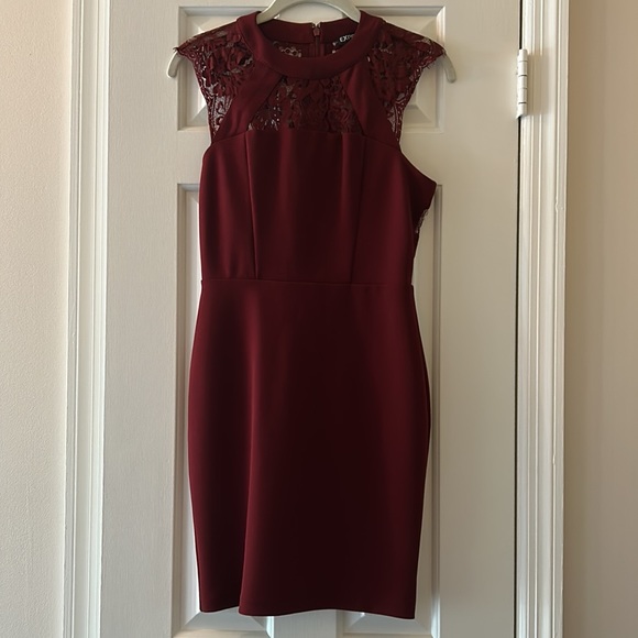 Express Lace Dress - Picture 5 of 15